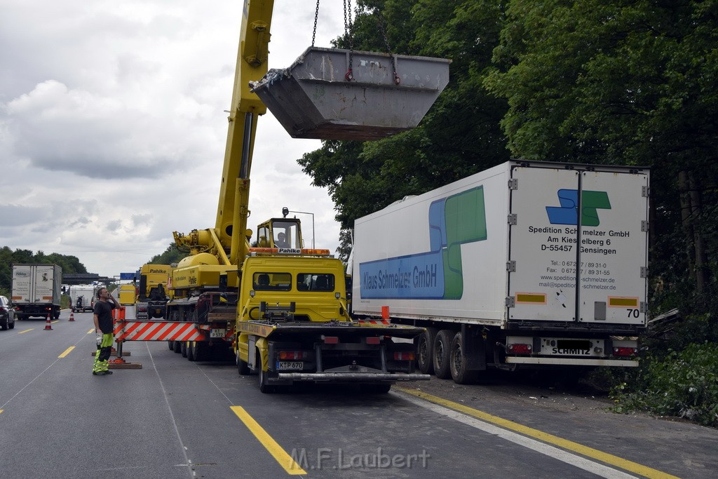 Schwerer VU A 3 Rich Oberhausen Hoehe AK Leverkusen P806.JPG - Miklos Laubert